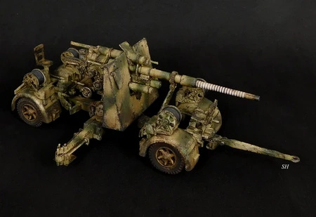 RUBICON 280069 - 8.8cm Flak 36/37 AA/AT Gun with SdAh 202 & Crew