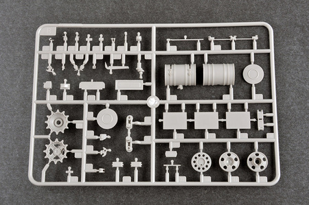 TRUMPETER 09609 T-72B1 w/KTM-6 & Grating Armour - 1:35