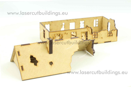 Dom wiejski I uszkodzony LBH0841 - 1:56 / 28MM