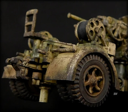 RUBICON 280069 - 8.8cm Flak 36/37 AA/AT Gun with SdAh 202 & Crew