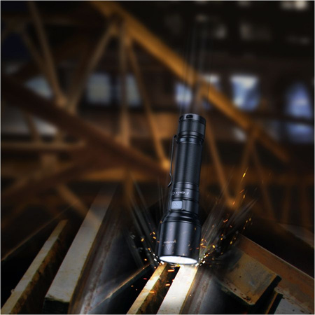 Latarka LED Fenix C7