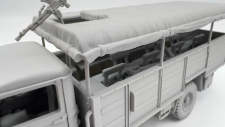 RUBICON 280107 - Bedford QLT Troop Carrier