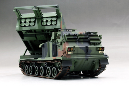 TRUMPETER 01049 M270/A1 Multiple Launch Rocket System 1/35