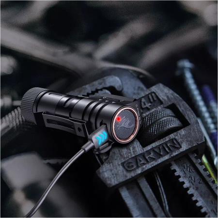 Latarka czołowa Fenix HM71R 2700 lm z akumulatorem